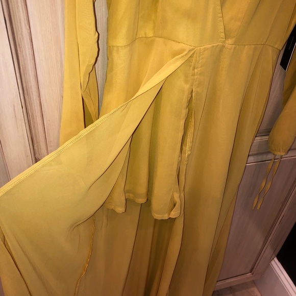 Lulus romper with flowing skirt - Picture 3 of 8